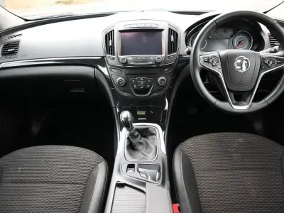 Used Vauxhall Insignia S 140 HP (102 kW) 2015 Blue Hatchback