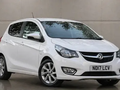 Used Vauxhall Viva 75 HP (55 kW) 2017 White Hatchback