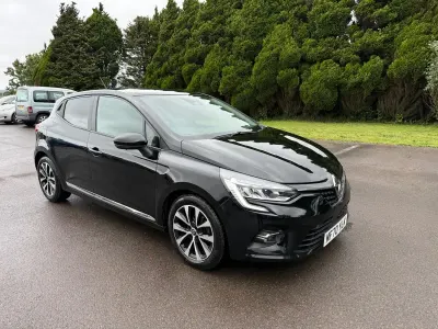Used Renault Clio Iconic 100 HP (73 kW) 2020 Black Hatchback