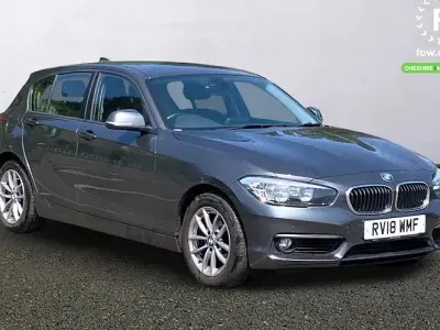 Begagnad BMW 118 Performance 150 HK (110 kW) 2017 Grå Halvkombi