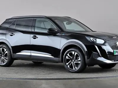 Second-hand Peugeot 2008 Allure+ 100 kW (136 CP) 2023 Negru SUV