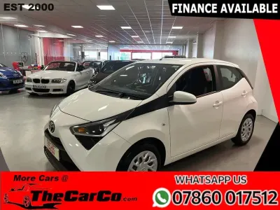 Used Toyota Aygo X-play 71 HP (52 kW) 2018 White Hatchback