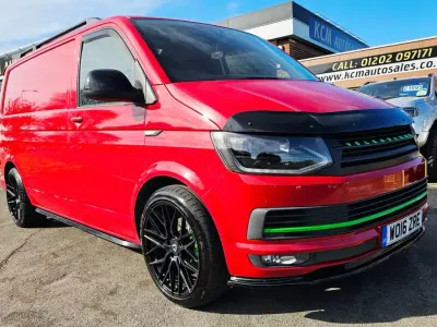 Begagnad VW Transporter Highline 140 HK (102 kW) 2016 Röd Van