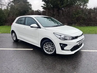 Used Kia Rio 83 HP (61 kW) 2023 White Hatchback