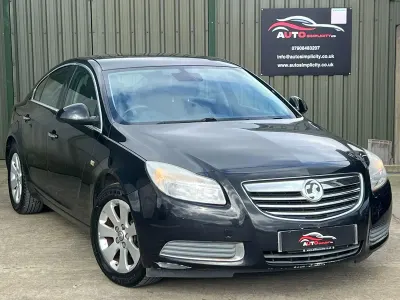 Used Vauxhall Insignia 2011 Black Hatchback