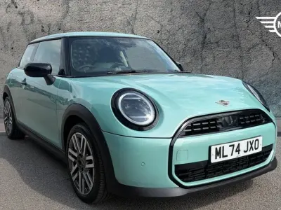 Used Mini Cooper Hatch 154 HP (113 kW) 2024 Green Hatchback