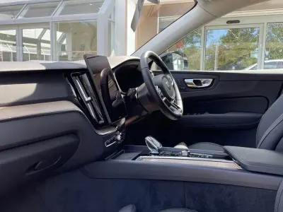 Used Volvo XC60 Plus 345 HP (253 kW) 2025 White SUV