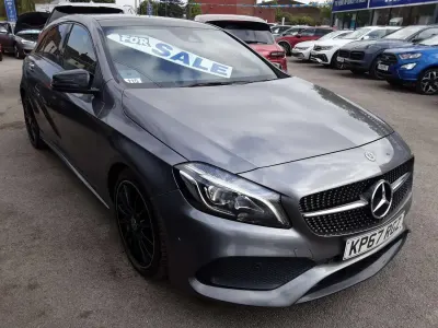 Usado Mercedes A160 AMG Line Premium Plus 2017 Cinzento Citadino