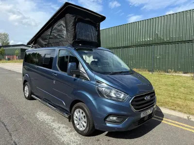 Usado Ford Transit Custom Limited 130 HP (95 kW) 2019 Azul Monovolume