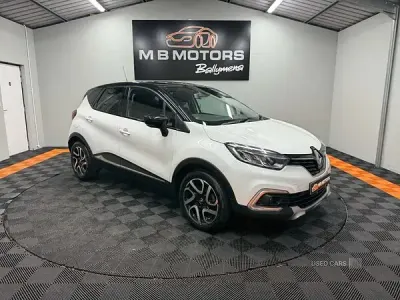 Used Renault Captur Dynamique 90 HP (66 kW) 2018 White/black SUV
