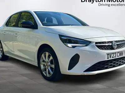 Usado Vauxhall Corsa Design Edition 100 HP (73 kW) 2023 Branco Citadino