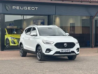 Używany MG ZS Exclusive 106 KM (77 kW) 2023 Biały SUV