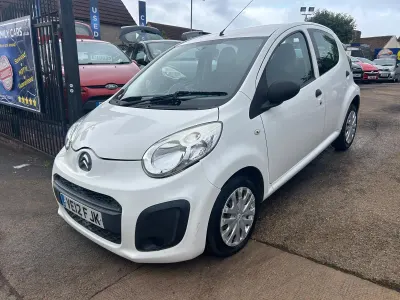 Used Citroën C1 68 HP (50 kW) 2012 White Hatchback