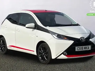 Used Toyota Aygo x-press 69 HP (50 kW) 2018 White Hatchback