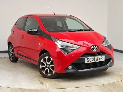Used Toyota Aygo Trend 72 HP (52 kW) 2021 Red Hatchback