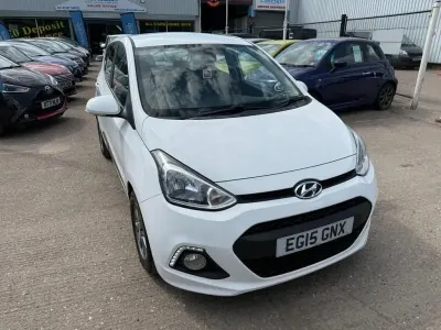 Usado Hyundai i10 Premium 87 HP (63 kW) 2015 Branco Citadino