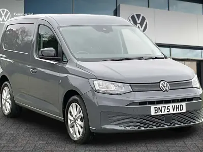Usado VW Caddy 122 HP (89 kW) 2025 Cinzento Monovolume