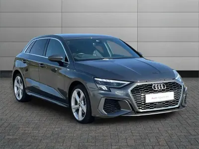 Usado Audi A3 S-Line 147 HP (108 kW) 2022 Cinzento Sedan