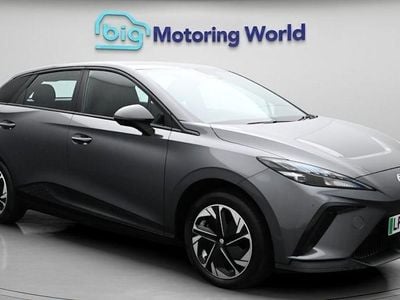 Begagnad MG MG4 EV SE 150 kW (204 HK) 2024 Halvkombi