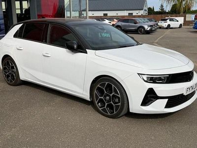 Used Vauxhall Astra Ultimate 131 HP (96 kW) 2024 White Hatchback
