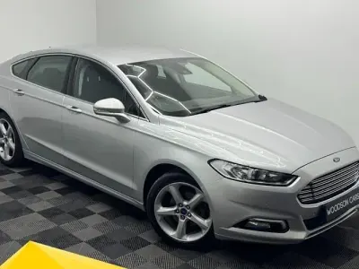 Second-hand Ford Mondeo Titanium 180 CP (132 kW) 2017 Argintiu Hatchback