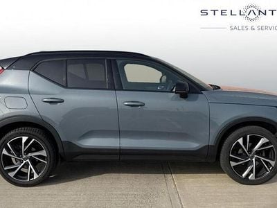 Used Volvo XC40 R-Design Pro 161 HP (118 kW) 2022 Blue SUV