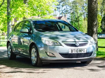 Used Vauxhall Astra 115 HP (84 kW) 2010 Silver Hatchback