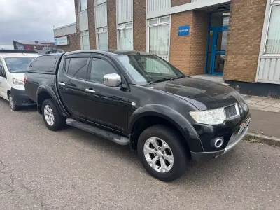 Used Mitsubishi L200 176 HP (129 kW) 2013 Black Pickup