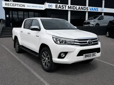 Used Toyota HiLux 150 HP (110 kW) 2018 White Pickup