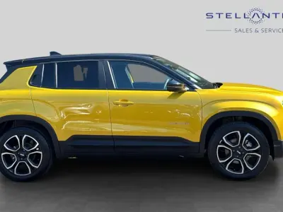 Begagnad Jeep Avenger EV Summit 113 kW (154 HK) 2025 SUV