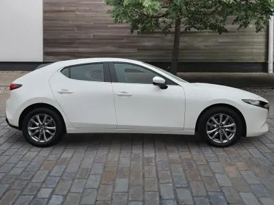 Used Mazda 3 Center-Line 186 HP (136 kW) 2025 White Hatchback