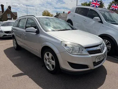 Used Vauxhall Astra Club 90 HP (66 kW) 2008 Silver Estate