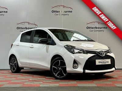 Begagnad Toyota Yaris Sport 99 HK (72 kW) 2014 Vit Halvkombi