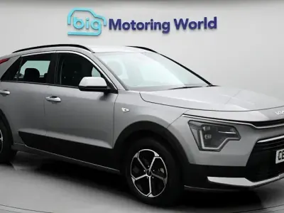 Używany Kia Niro 141 KM (103 kW) 2023 Szary SUV