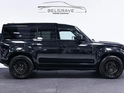 Used Land Rover Defender Dynamic 250 HP (183 kW) 2023 Black SUV