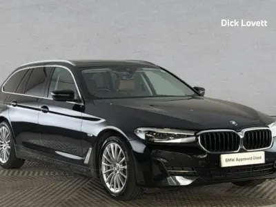 Usado BMW 530e Comfort Edition 288 HP (211 kW) 2023 Preto Carrinha