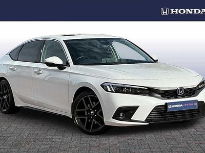 Begagnad Honda Civic Advance 143 HK (105 kW) 2022 Vit Halvkombi