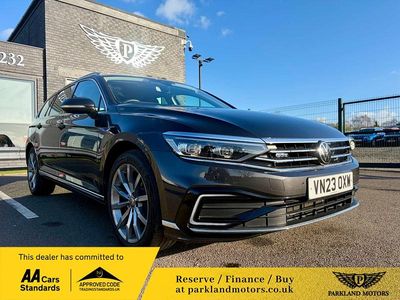 Usado VW Passat Advance 218 HP (160 kW) 2023 Cinzento Carrinha