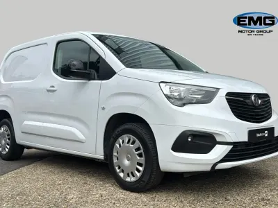Used Vauxhall Combo S 100 HP (73 kW) 2023 White MPV