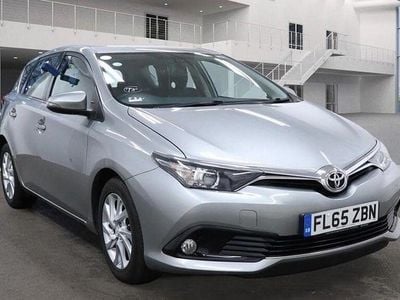 Used Toyota Auris Business Edition 116 HP (85 kW) 2015 Grey Hatchback