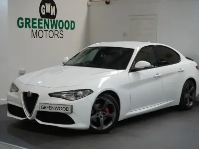 Used Alfa Romeo Giulia Saloon Edizione Speciale 180 HP (132 kW) 2017 White Sedan
