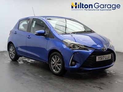 Used Toyota Yaris 111 HP (81 kW) 2017 Blue Hatchback