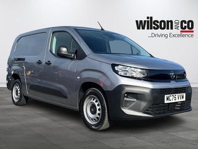 New Vauxhall Combo 100 HP (73 kW) 2026 Silver MPV