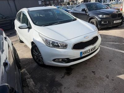 Used Kia Ceed 2013 White Hatchback