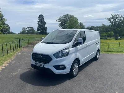 Used Ford Transit Custom Limited 130 HP (95 kW) 2022 White Van