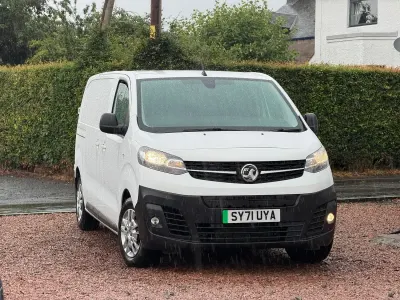Used Vauxhall Vivaro 100 kW (136 HP) 2021 White MPV