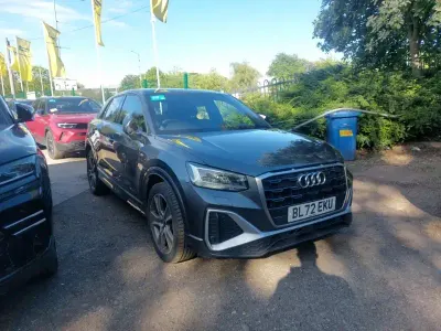 Usado Audi Q2 S-Line 150 HP (110 kW) 2022 Cinzento SUV