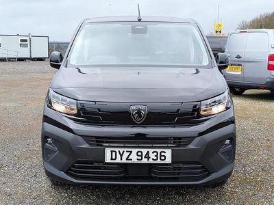 Nouă Peugeot Partner 129 CP (94 kW) 2026 Negru Monovolum