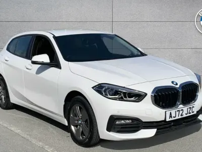 Używany BMW 118 Sport Line 134 KM (98 kW) 2022 Biały Hatchback