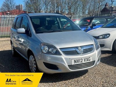 Second-hand Vauxhall Zafira 115 CP (84 kW) 2012 Argintiu Monovolum
